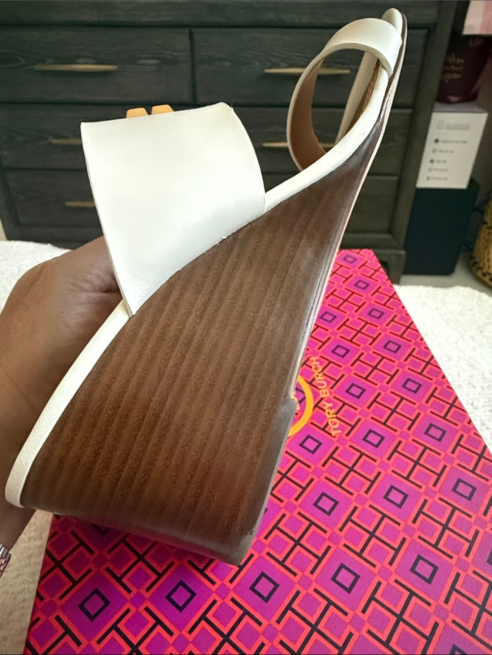 Tory Burch
Everly 65mm Sandal Wedge Calf Leather with Gold Logo - Picture 5 of 8